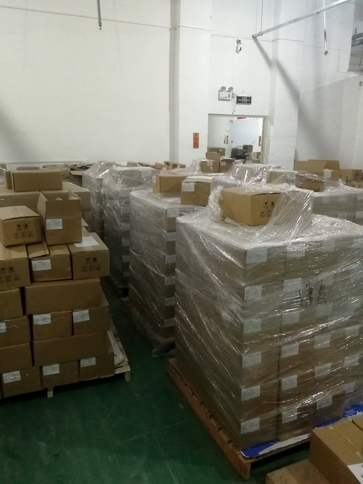 Finished packs packed on pallets